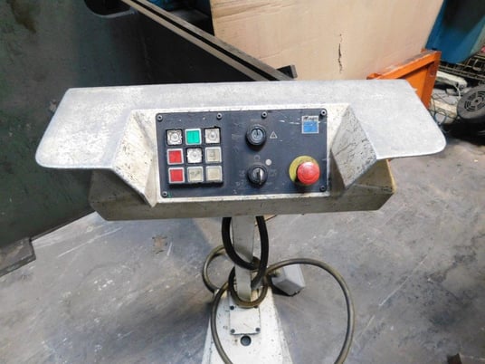 93 Ton, Trumpf #V85, press brake, Delem CNC Control, 6.8'OA, 6-Axis back gauge, 7.5 KW, 2005 - Image 2