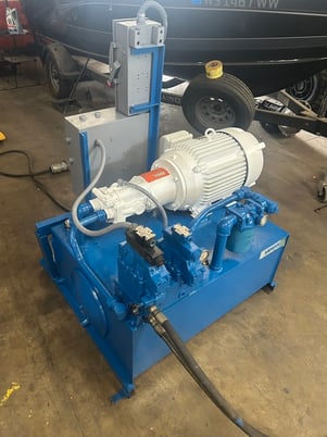 Vecoplan Shredder #RG-32XLM, as is, working condition, free hydraulic pack included - Image 8