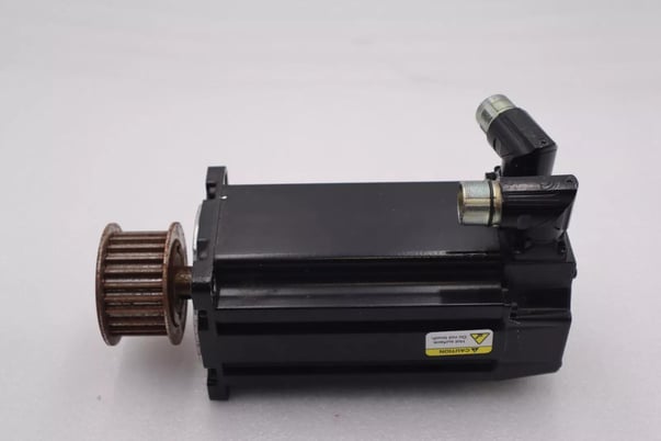 Allen-bradley mpm-a1153f-sj72aa series a inverter duty servo motor stock #2786 - Image 4