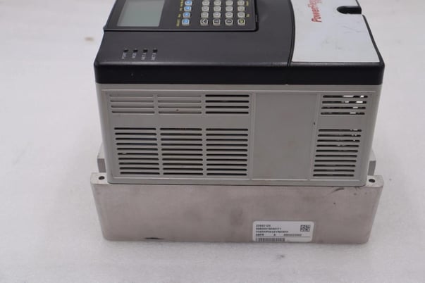 20ad8p0a3aynanc0 Allen-Bradley bradley powerflex 70 5hp ac drive 480 volt stock 3303 - Image 5