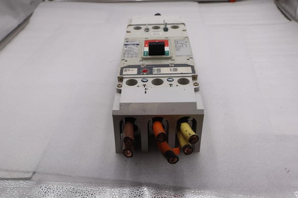 Allen-Bradley bradley 140m-l8p-d60 / 140ml8pd60 600a max stock 2077 - Image 3