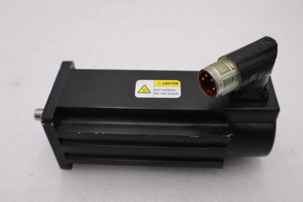 Allen Bradley Inverter Duty AC Servo Motor Caterpillar No. VPL-B0753F-PJ12AA Ser. A - Image 1