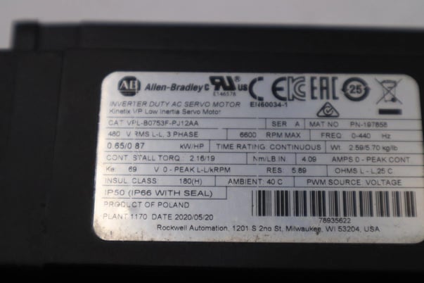 Allen Bradley Inverter Duty AC Servo Motor Caterpillar No. VPL-B0753F-PJ12AA Ser. A - Image 3