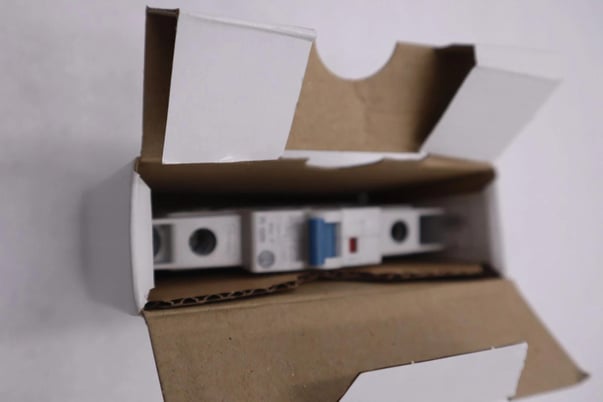 New open box Allen-Bradley allen bradley 1489-m1c200 stock g677a - Image 2