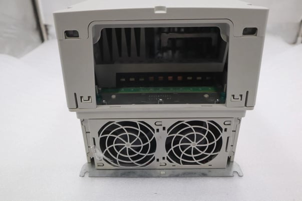 Allen-Bradley Bradley PowerFlex 755 DRIVE 20G11ND052JA0NNNNN 40 HP 480V NEW STOCK 5668 889508555416 - Image 5