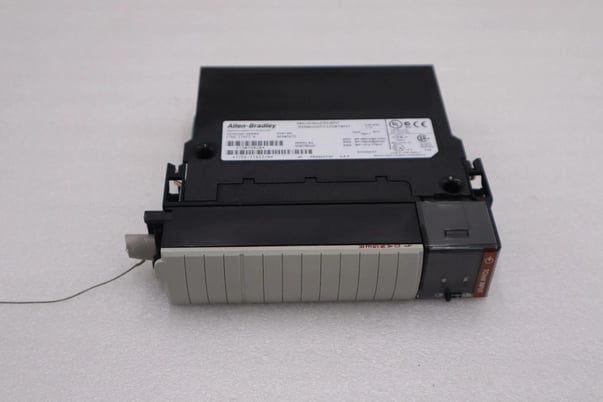 Allen-Bradley Bradley 1756-IT6I2 Ser A ControlLogix 6-Channel Analog Input Module #H113A - Image 1