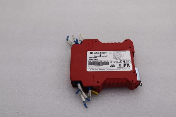 Allen-Bradley Bradley 440R-N23132 /C, Safety Relay, Guard Master MSR127TP STOCK L-695 - Image 1