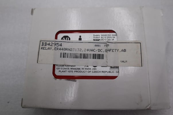 NEW Allen-Bradley Bradley 440R-N23132 Safety Relay GuardMaster STOCK K-110C - Image 1