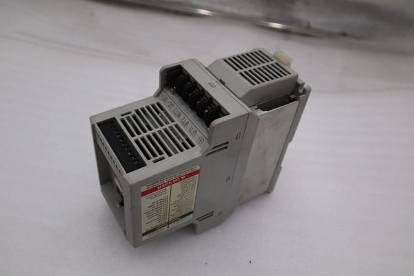 Allen-Bradley bradley 160-ba03nps1 ac 1hp 380-460v-ac 0-240hz drive never used #h383a - Image 3