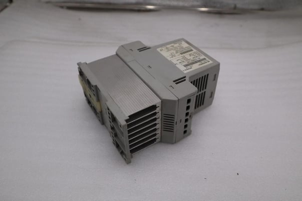 Allen-Bradley bradley 160-ba03nps1 ac 1hp 380-460v-ac 0-240hz drive never used #h383a - Image 4