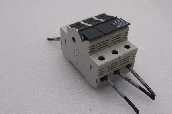 Allen-bradley 1492-fb3c30 series b 30a 600v class cc fuse holder stock #k-579a - Image 4