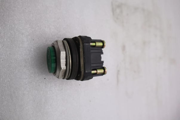 Allen-Bradley bradley 800t-a /t green button contact block stock #k-3701 - Image 1