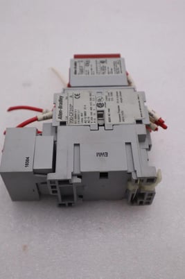 Allen-Bradley 700-CF310 SER A Used Safety Control Relay Contractor #K-754-A - Image 2