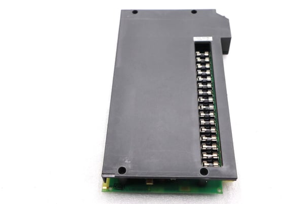 Allen-Bradley bradley 1771-0q16 series b isolated dc output module 10-32vdc #l-526 - Image 2