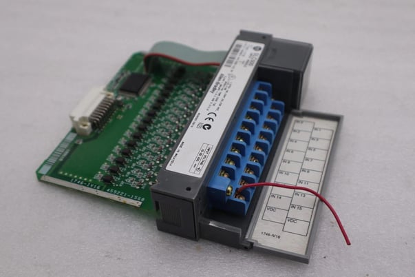 Allen-Bradley BRADLEY AB 1746-IV16 / C SLC 500 DC 16 Point Input Module STK K-3952 - Image 1