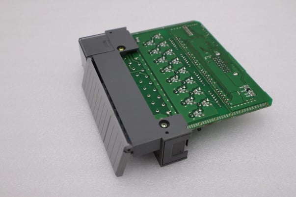 Allen-Bradley Bradley 1746-OV16 /C SLC 500 16-Point Digital Output Module STOCK K-679-C - Image 4