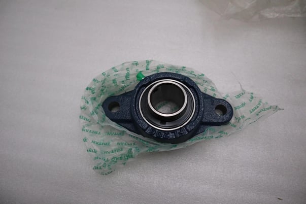 New open box tritan ucfl 206-20 2 bolt housing stock k-152-b - Image 2