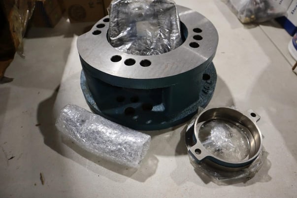 New in box dodge ac5 adj pack adpt assy 356158 stock h1063 - Image 2