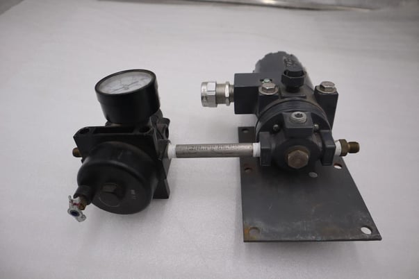 Fisher Type 646/ F001447257 20 mADC 30 VDC Transducer UNIT STOCK 3779A - Image 1