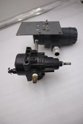 Fisher Type 646/ F001447257 20 mADC 30 VDC Transducer UNIT STOCK 3779A - Image 4