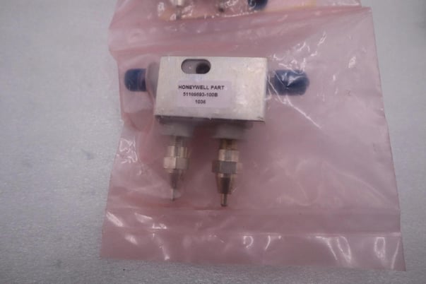 NEW OPEN BOX Honeywell 51109693-100B Ground Tap STOCK G839A - Image 1