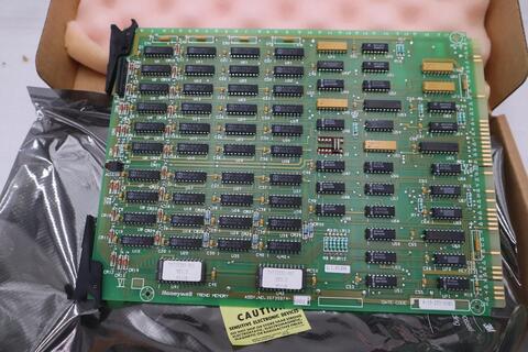 NEW IN BOX Honeywell 30735974-002 Trend Memory Card STOCK G648 - Image 1