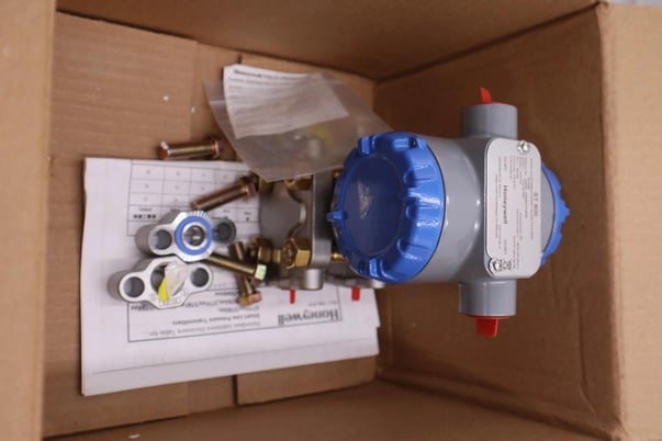 Honeywell 23w31c4000041578928 st 800 pressure transmitter stock #g-402 - Image 3