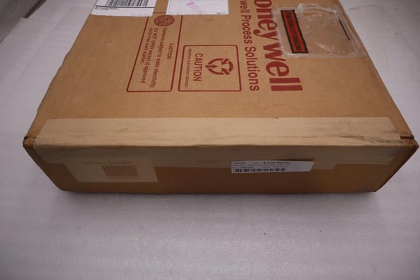 NEW IN BOX Honeywell 51309152-175 Analog Output STOCK G173 - Image 3