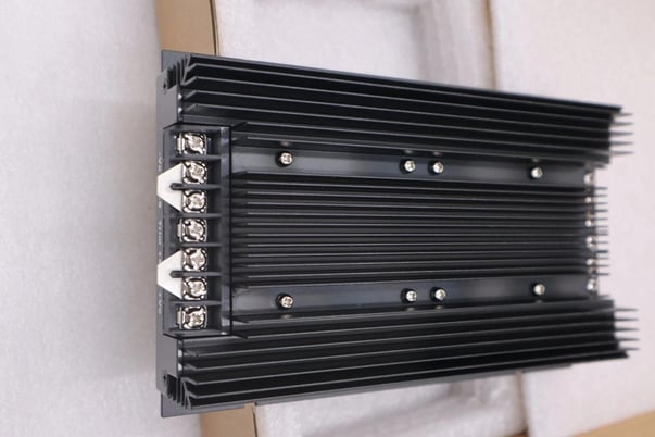 New in box cui inc vfk400w-q48-s12 / vfk400wq48s12 stock h209 - Image 1