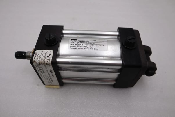New Parker 1P4MA0021422 4MA SERIES TIE ROD PNEUMATIC CYLINDER STOCK H1475 - Image 1