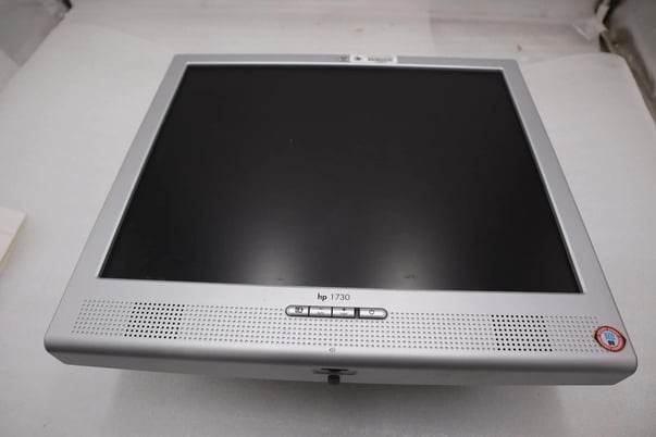 SURPLUS NEVER USED HP PE1238 L1730 17' ' LCD Monitor STOCK H81 - Image 1