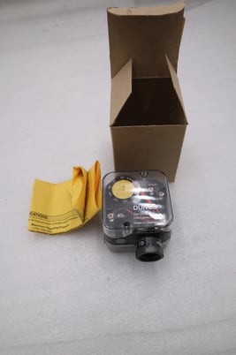 New dungs gao-a4-4-8 gas pressure switch pipe mount stock h170a - Image 1
