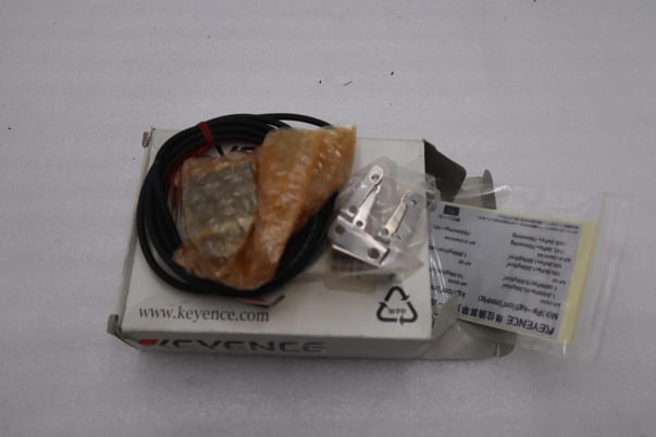 NEW OPEN BOX Keyence AP-33A Digital Pressurre Sensor STOCK 609-D - Image 3