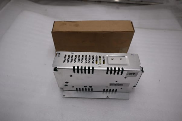 New lambda sws150-5 power supply 100-240vac 2.1a input 5vdc 30amp stock h952 - Image 2