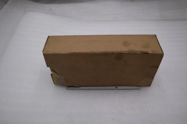 New lambda sws150-5 power supply 100-240vac 2.1a input 5vdc 30amp stock h952 - Image 6