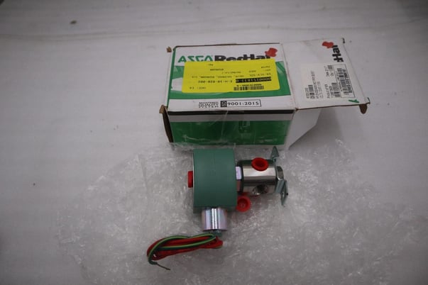 NEW ASCO 8320G200 3-Way STAINLESS SOLENOID VALVE 1/4" 120Vac STOCK G566 - Image 1