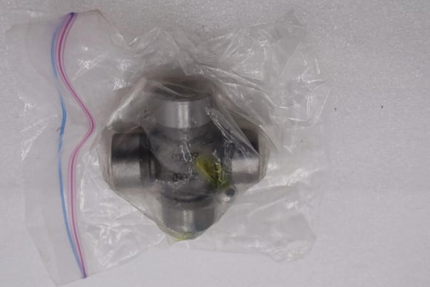 486593-04 universal joint stock #l-664 - Image 1