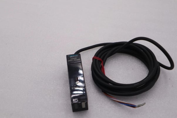 New Keyence LV-51MP LV51MP Digital Laser Sensor STOCK L-514-C - Image 4