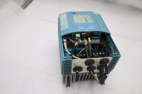 Eurotherm drives 605/007/400/3/f/0010/uk/000 stock 3365a - Image 1