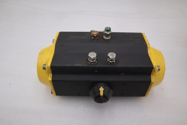 Sharpe SPN II 085 Double Acting Rack and Pinion Pneumatic Actuator STOCK 1550-A - Image 1