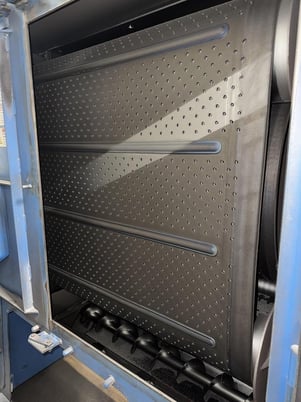 7 cu.ft. Wheelabrator #TMR-7, tumblast machine, rubber belt, 25 HP EZ Fit wheel, PLC Control - Image 4
