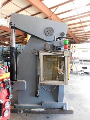 320 Ton, Accurpress #732012, Automec 2-Axis Control, 12' overall, 1987 - Image 4