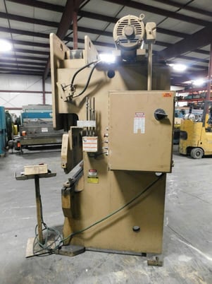 150 Ton, Standard #AB150-10, press brake, 10' overall, die holder included, 2001 - Image 5