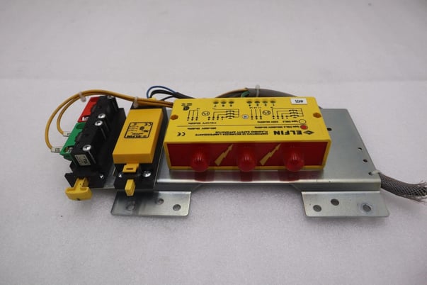 Elfin DSL-3 and Elfin 050-FC3C / 030FA Safety Relay Apparatus STOCK 4477 - Image 3