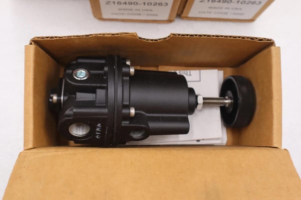 Fairchild pneumatic regulator z16490-10263 (12 units available) stock 3963 - Image 2