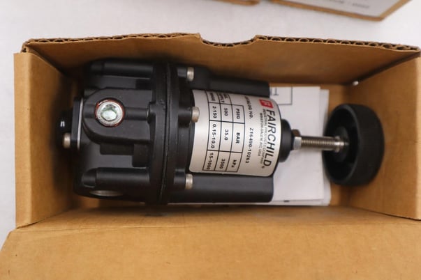 Fairchild pneumatic regulator z16490-10263 (12 units available) stock 3963 - Image 3