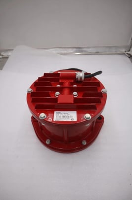 FMC Technologies Syntron Magnetic Vibrator V-50-D1 115V NEW IN BOX STOCK S663 - Image 1