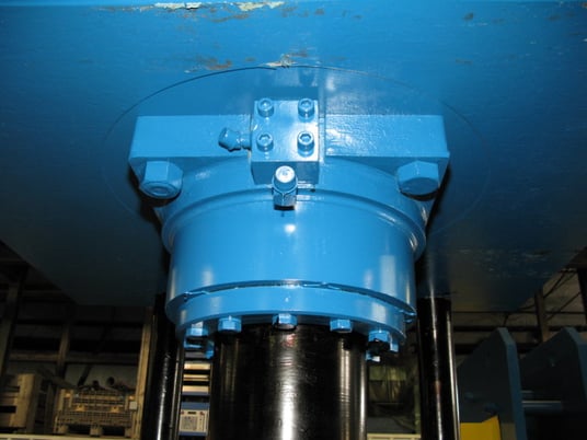 60 Ton, 48" x36", down-act, 33" daylight, 18" stroke, 10" bore w/9" dia rod, 4-post, fully guided, #2243 (3 - Image 3