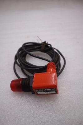 MICRO SWITCH PC1L Incandescent Photoelectric Sensor STOCK K-3663 - Image 2