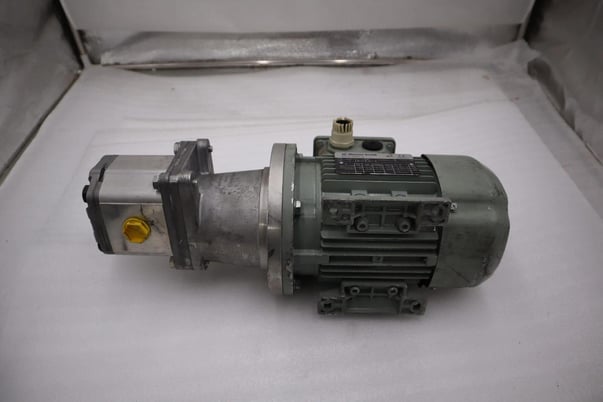 Fcpa718-4 motor pump 220-280/380-480vac 50/60hz 1.84a 1680rpm stock h991 - Image 1